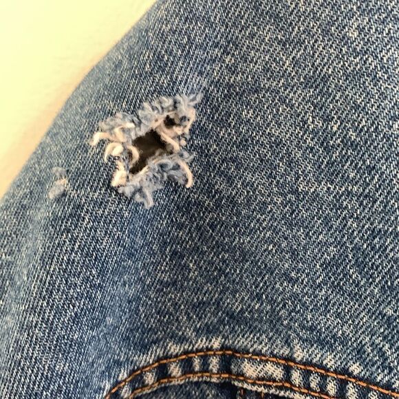 Distressed Levi Strauss Signature Medium Wash Denim Trucker Jacket Size XL - Picture 6 of 17